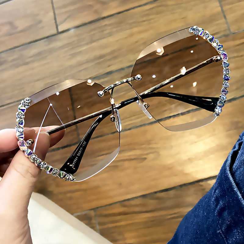 Diamond-Studded Sunglasses Women Anti-Sunglasses Women Fashion Round Face Driving Travel Glasses Korean Trend null