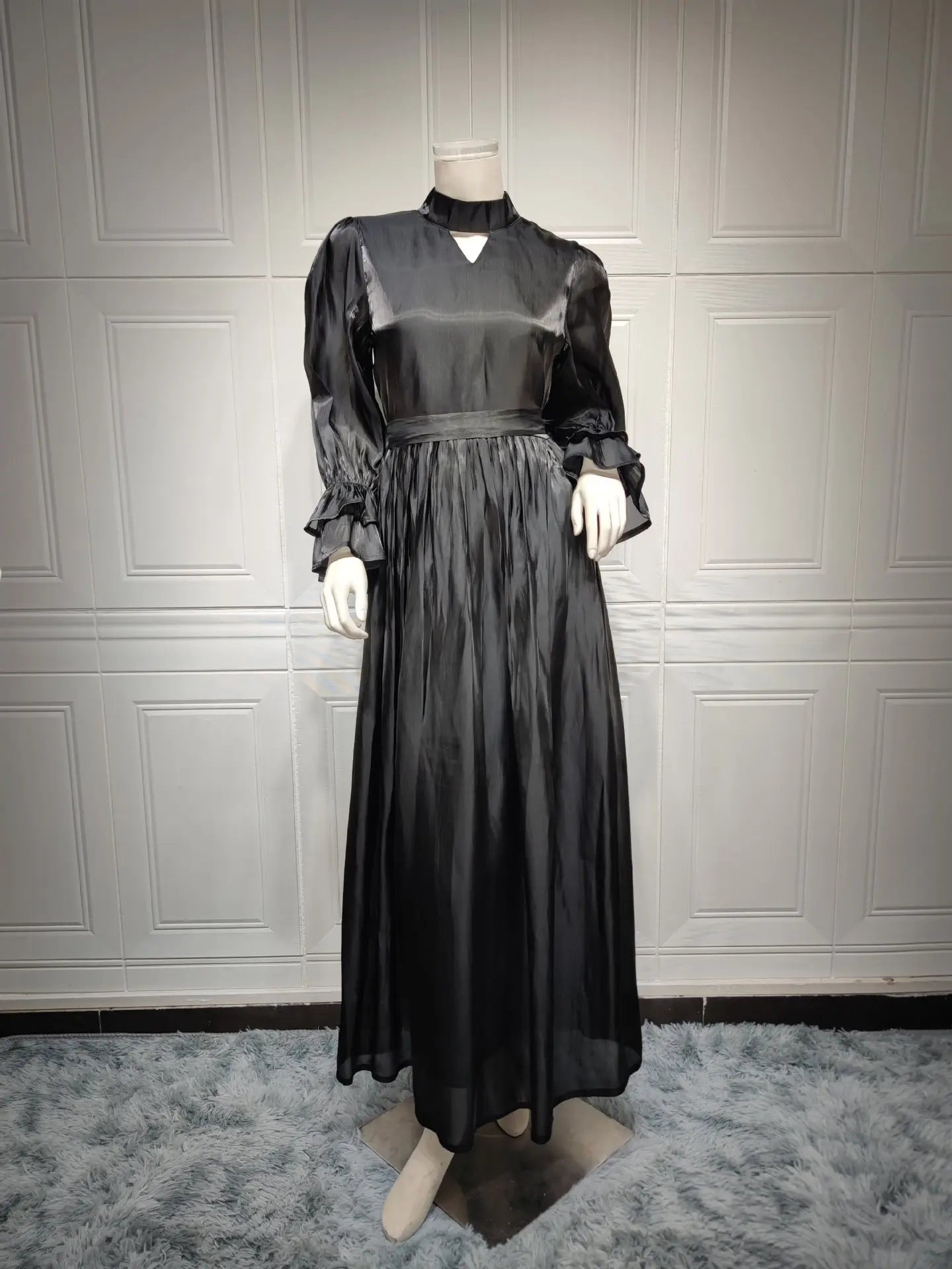 Fashionable Muslim Women's Bright Silk Satin Dress null