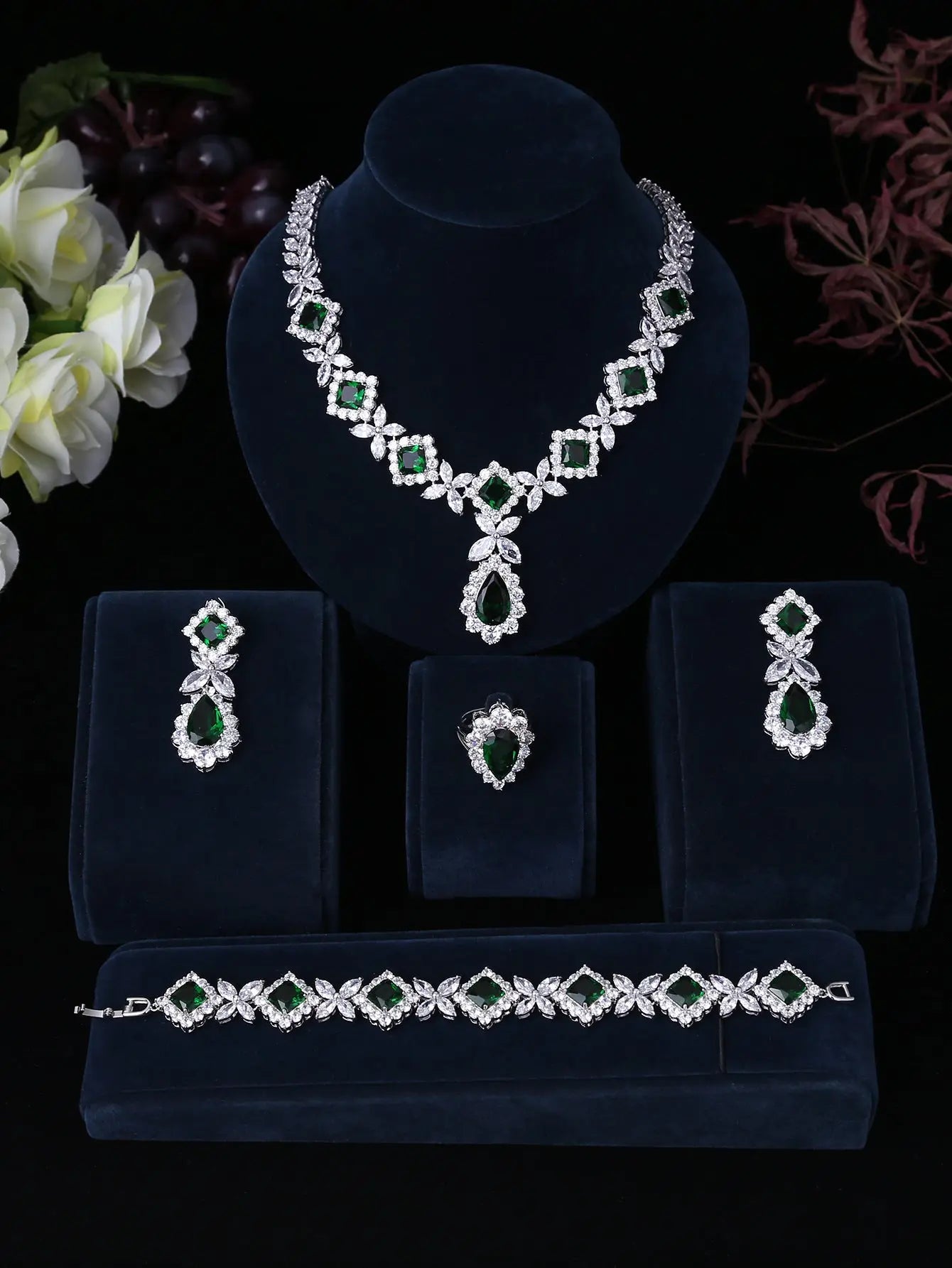 European And American Luxury Zircon Necklace Earring Bracelet Ring Suit null