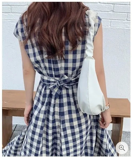 Loose and slimming long dresses null