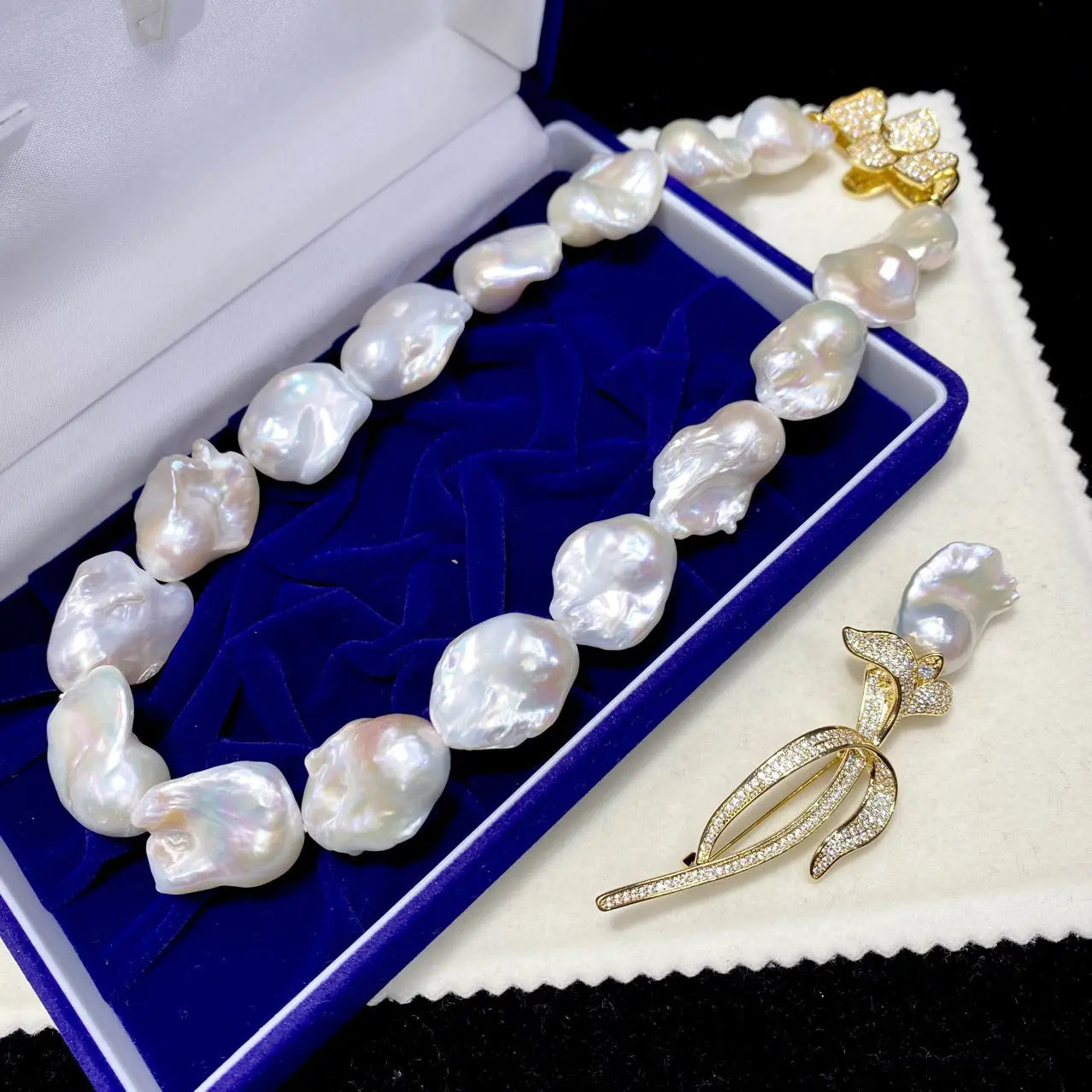 Natural Large Particle Baroque Shaped Freshwater Pearl Necklace For Women null