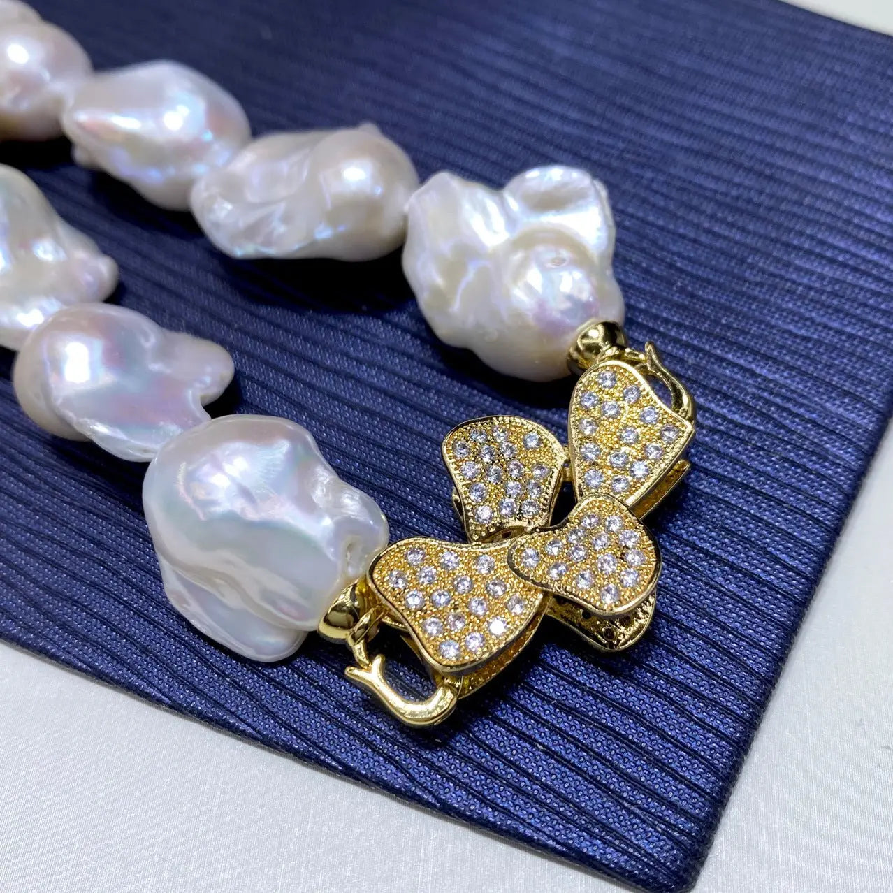 Natural Large Particle Baroque Shaped Freshwater Pearl Necklace For Women null