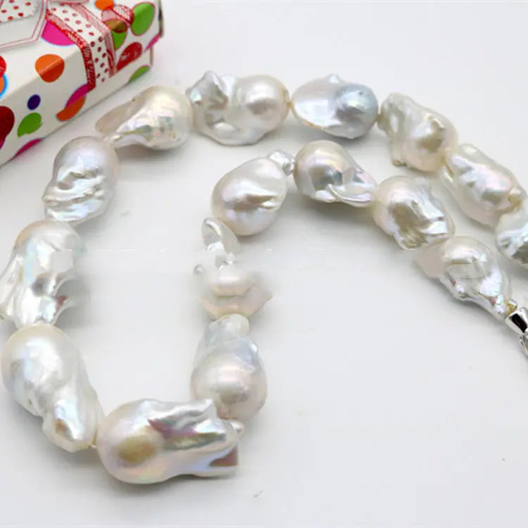 Women's Fashion Baroque Style Pearl Necklaces null