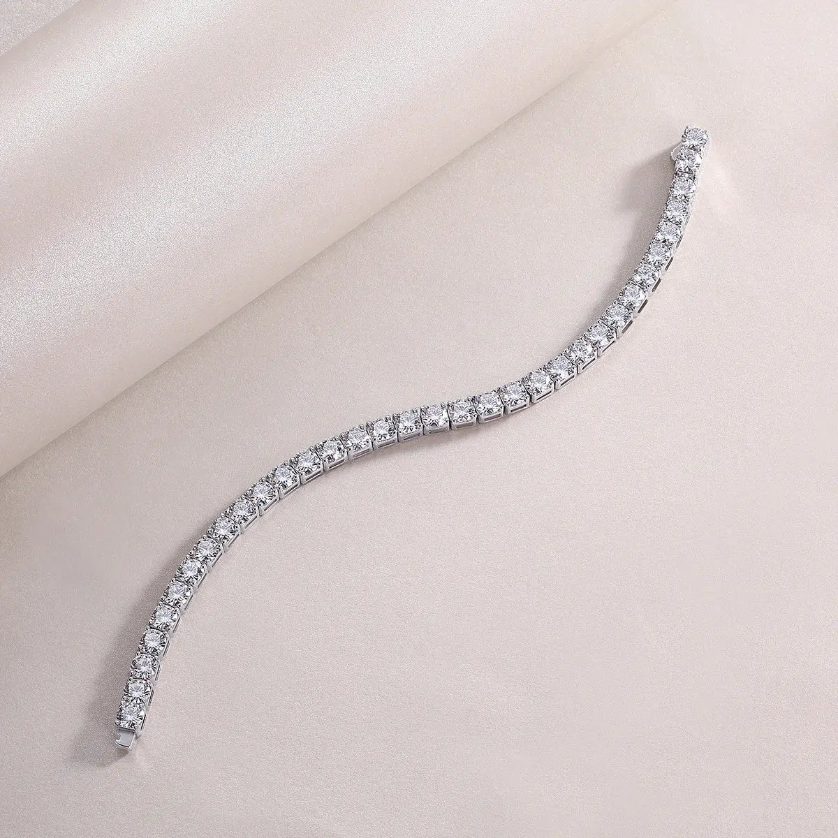 Gravitation Luxury Fashion Mossan Diamond S925 Silver Bracelet null