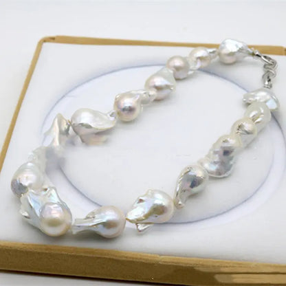 Women's Fashion Baroque Style Pearl Necklaces null